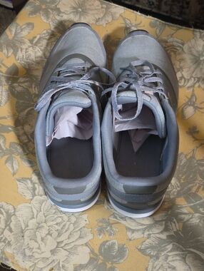 New Balance Gray/Silver/Pink Athletic Sneakers